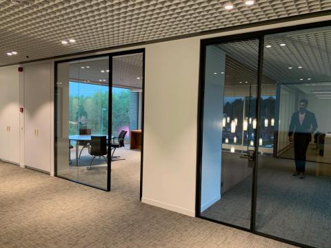 Glass doors and walls - Kennedypark headquarters 2