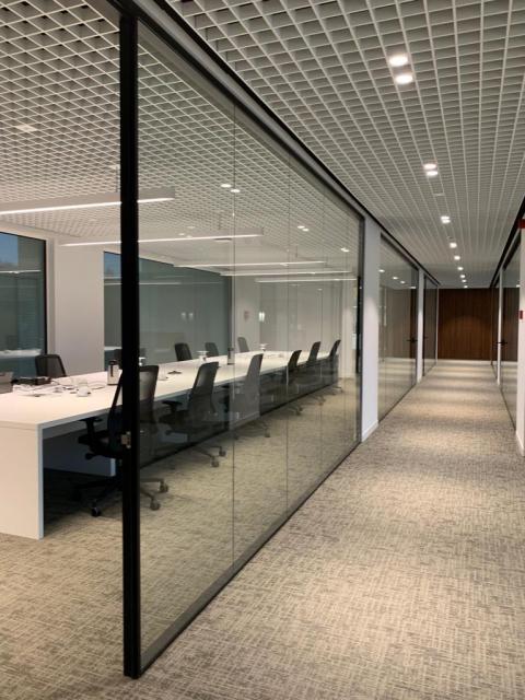 Glass doors and walls - Kennedypark headquarters 5