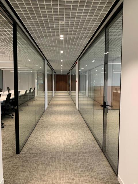 Glass doors and walls - Kennedypark headquarters 6